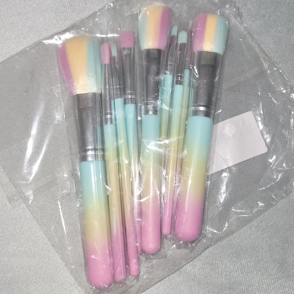 10pc. Ombre Makeup Brush Set- New.